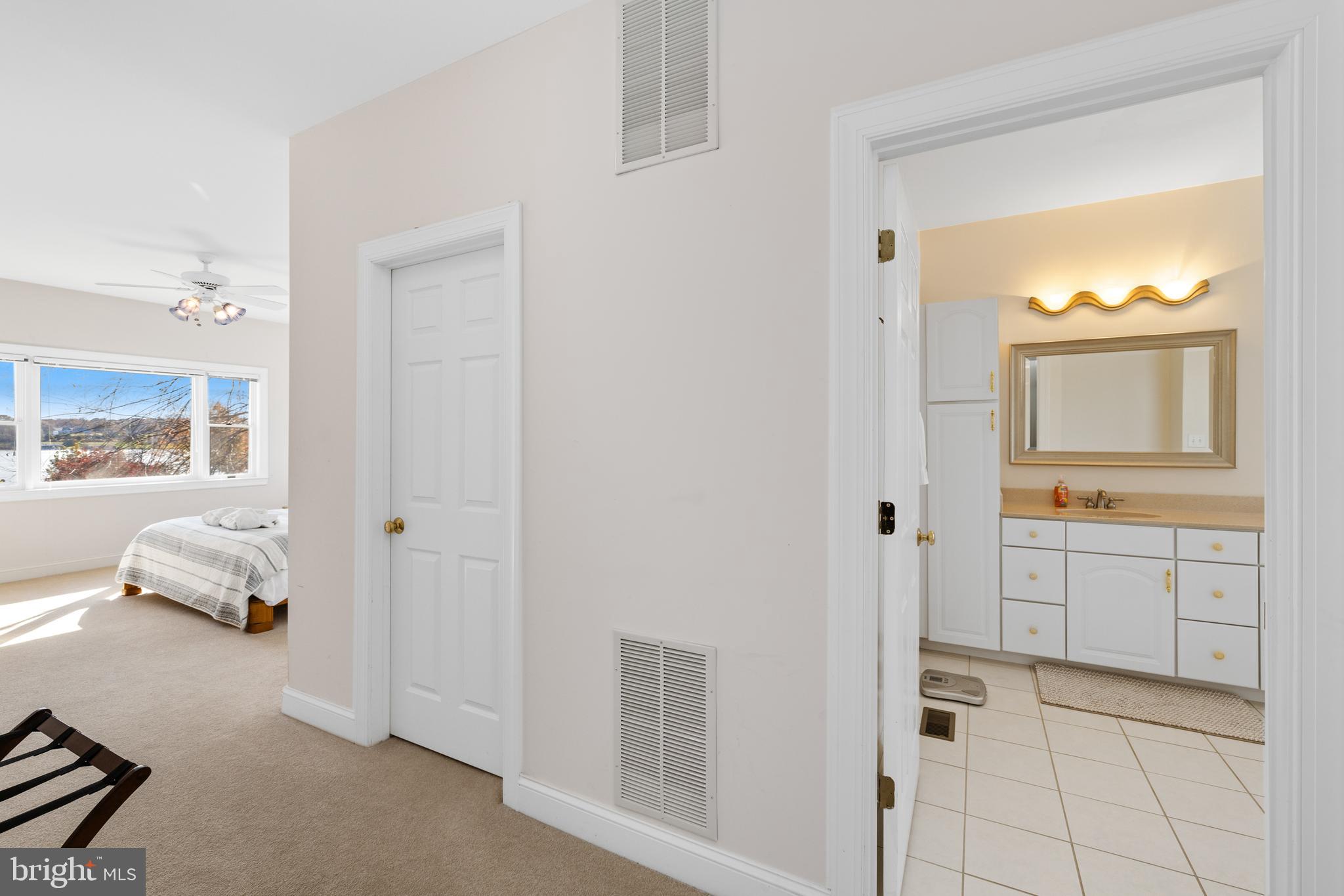 TWIN OAKS - Residential