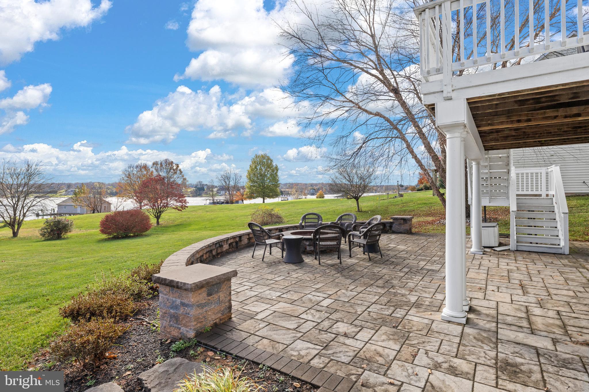 TWIN OAKS - Residential