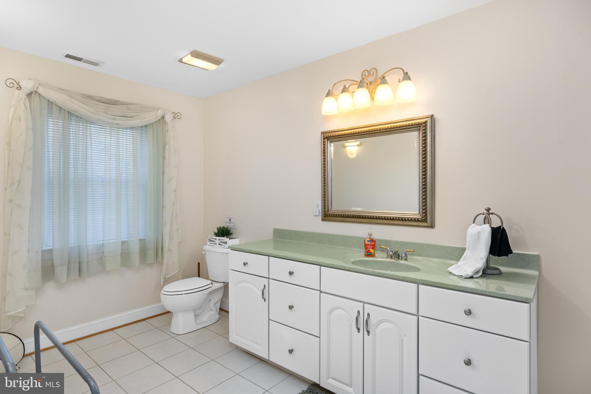 TWIN OAKS - Residential