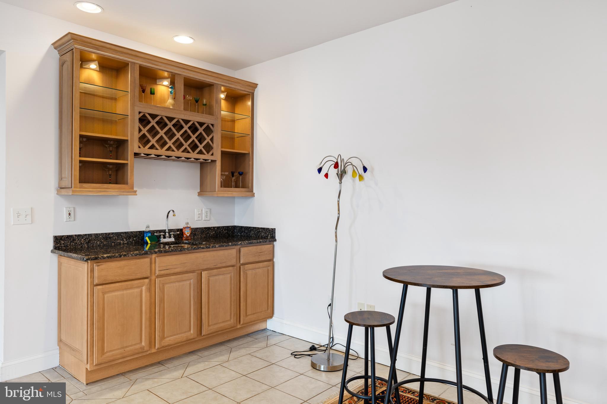 TWIN OAKS - Residential