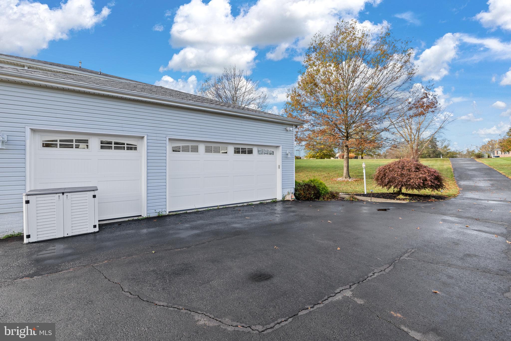 TWIN OAKS - Residential