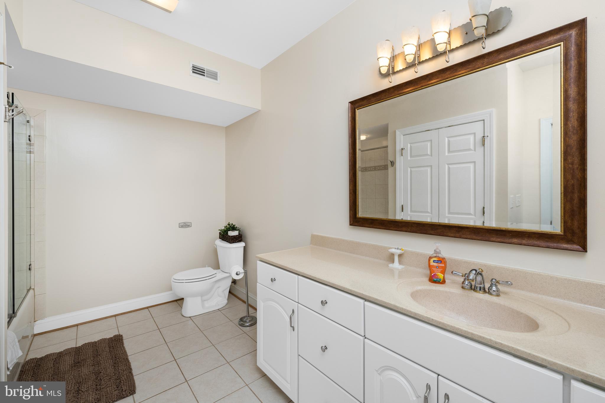 TWIN OAKS - Residential