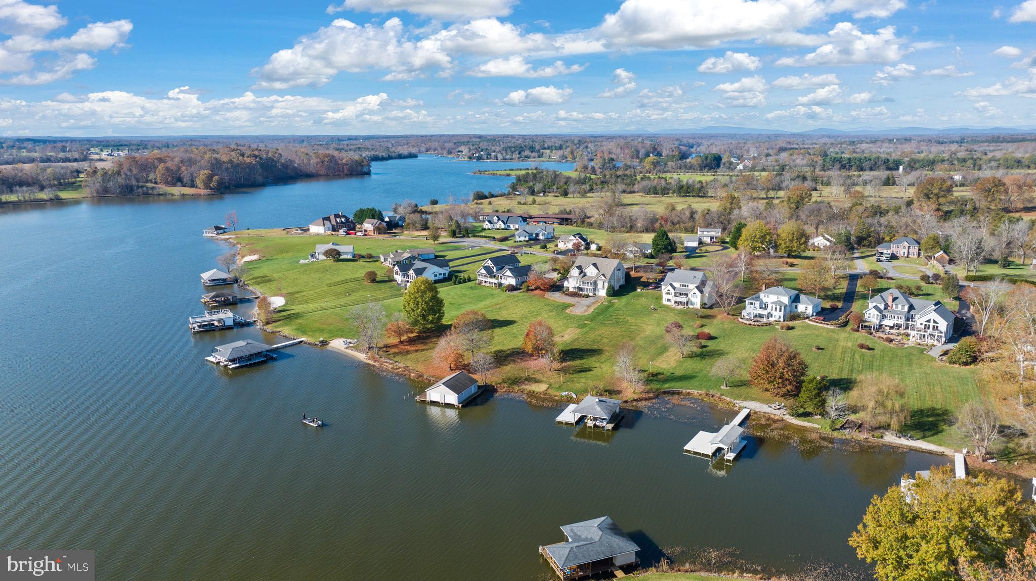 TWIN OAKS - Residential