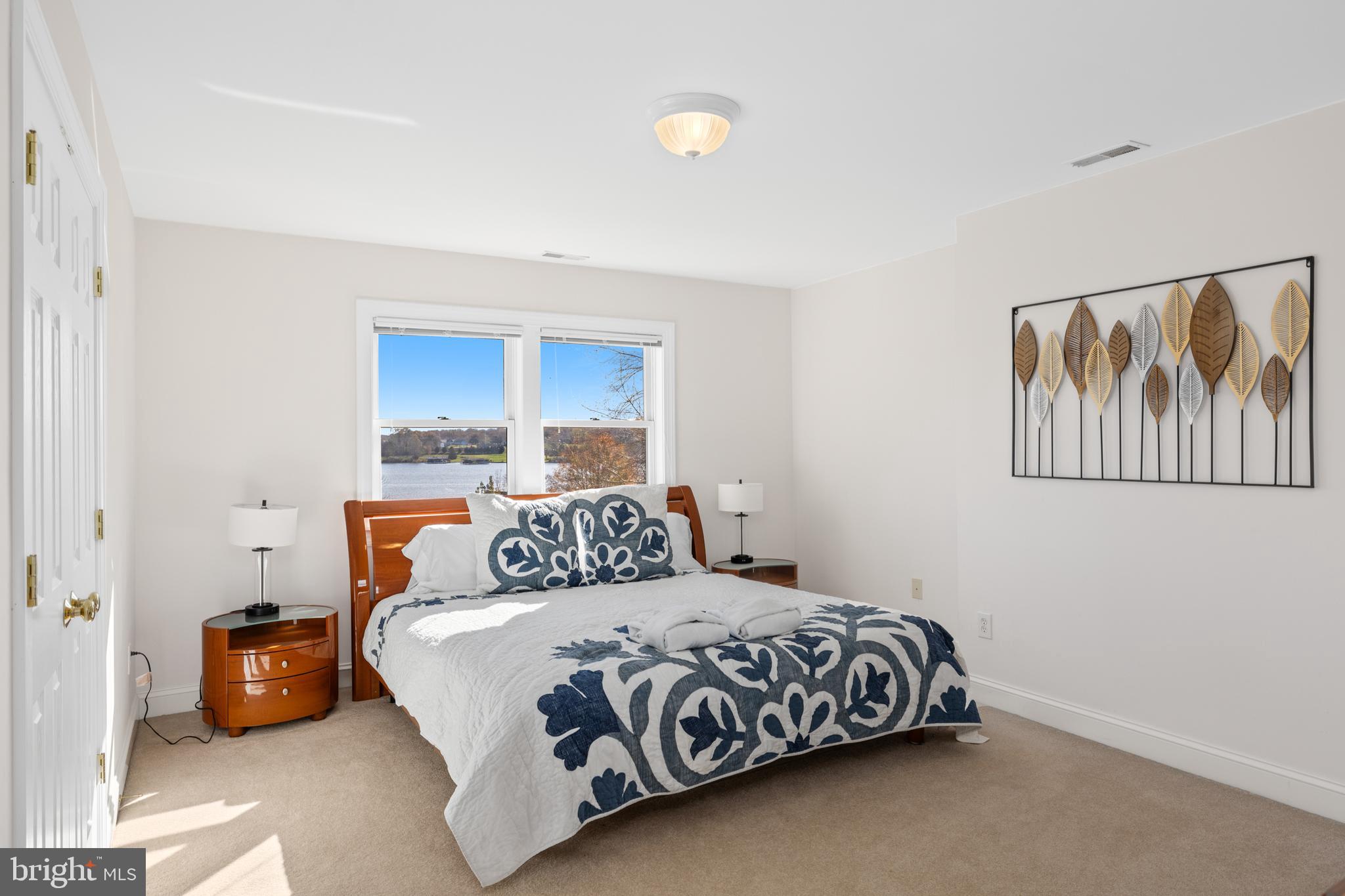 TWIN OAKS - Residential