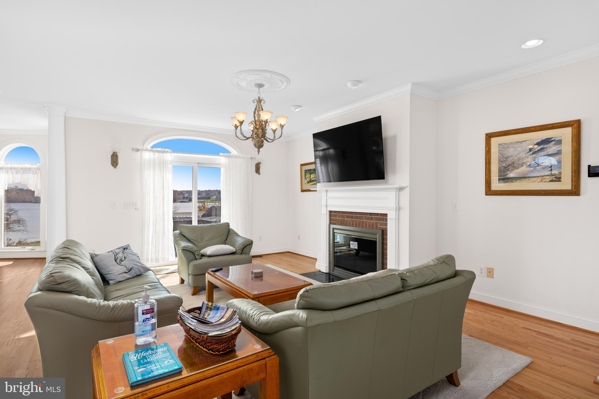 TWIN OAKS - Residential