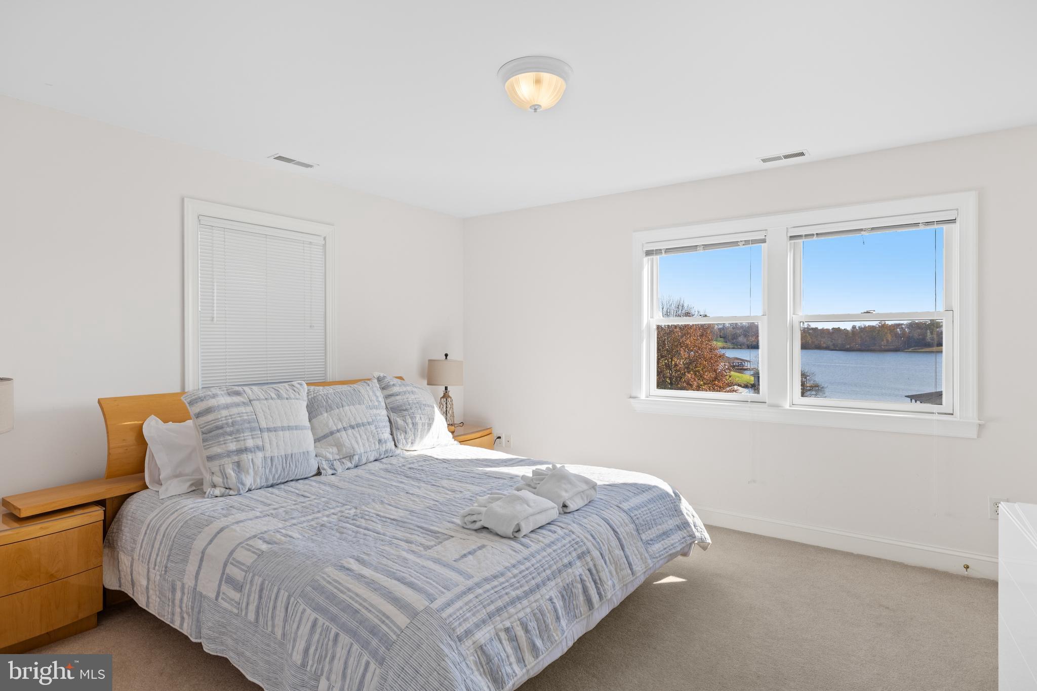 TWIN OAKS - Residential