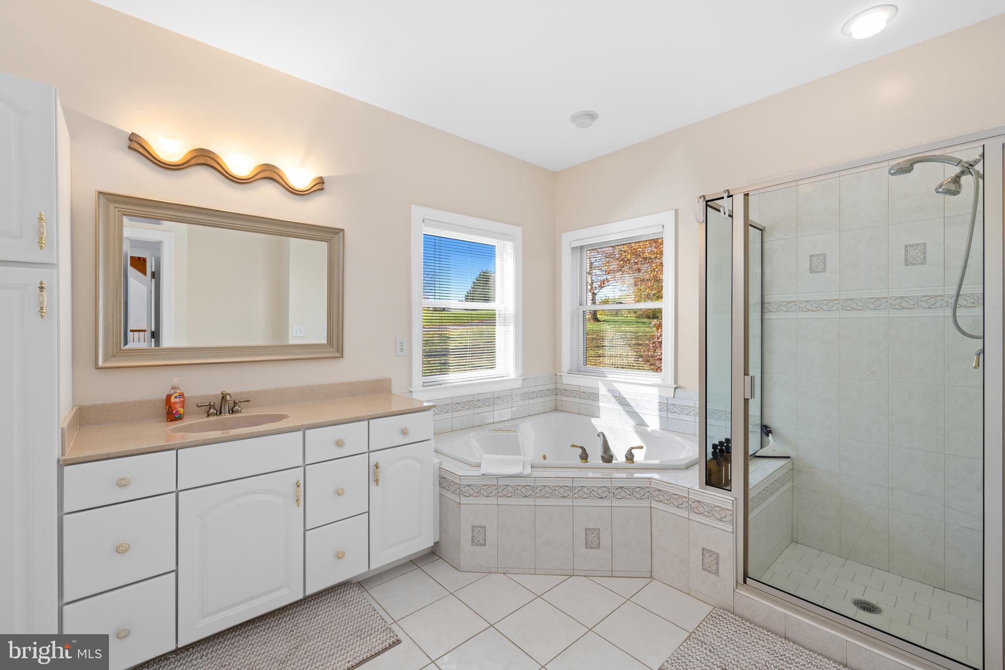 TWIN OAKS - Residential