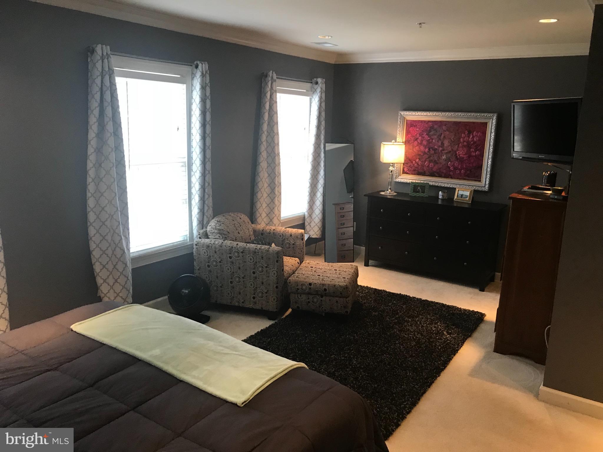 CHATHAM SQUARE - Residential