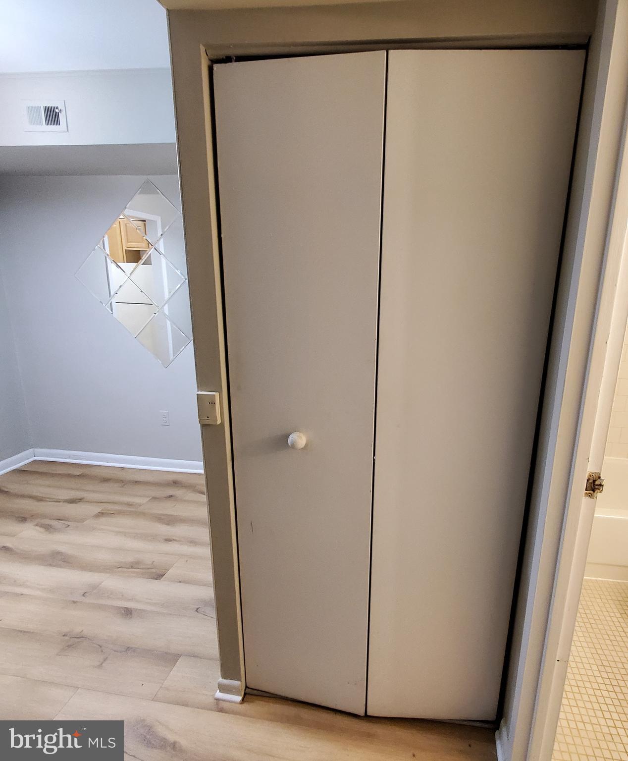 HUNTING RIDGE CONDOMINIUM - Residential Lease