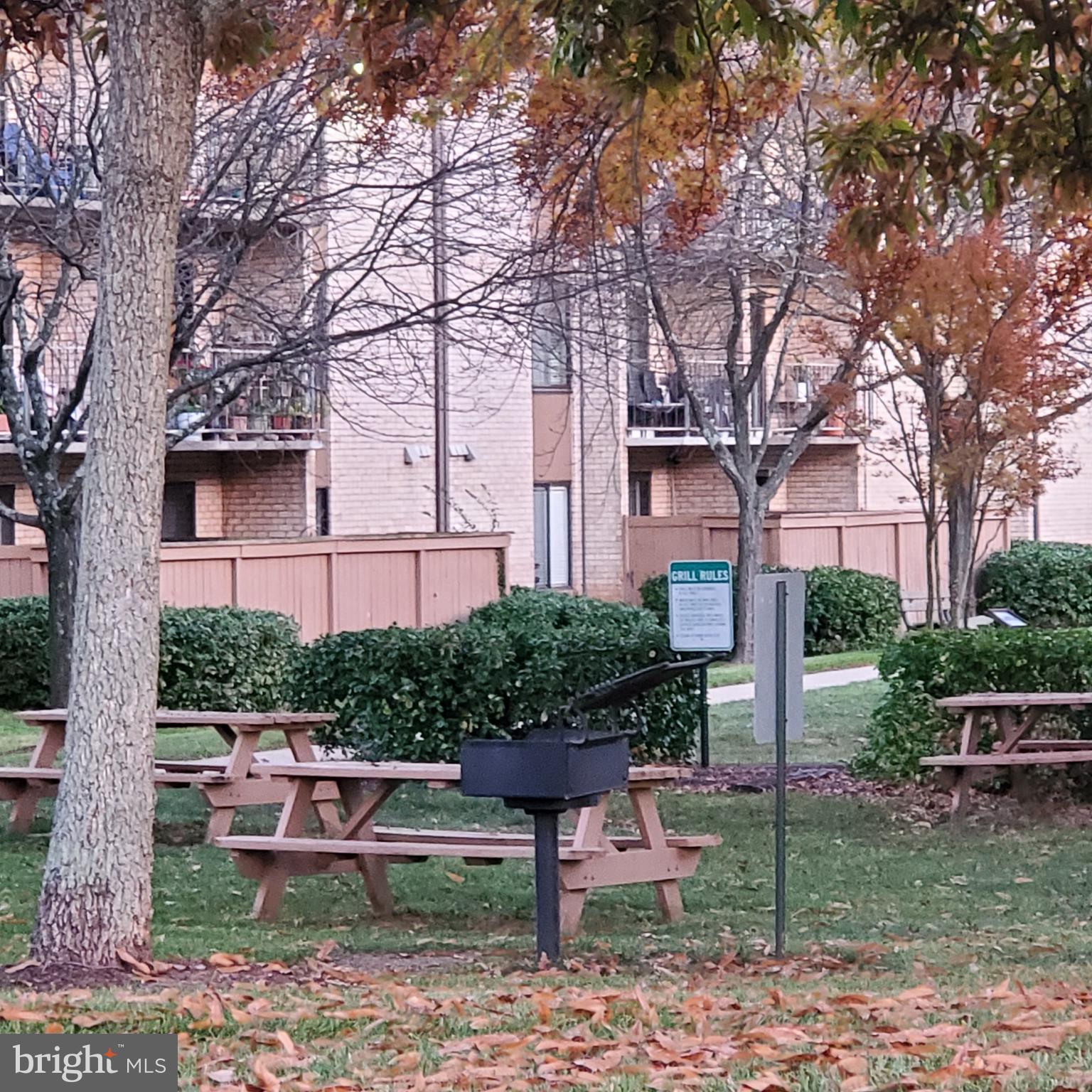 HUNTING RIDGE CONDOMINIUM - Residential Lease