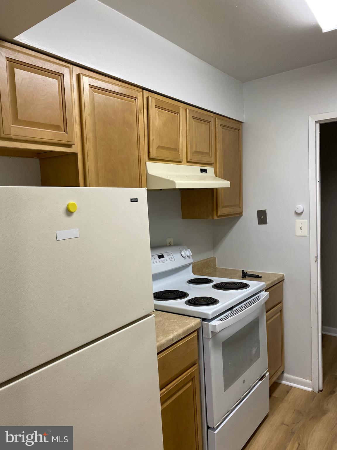 HUNTING RIDGE CONDOMINIUM - Residential Lease