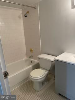 HUNTING RIDGE CONDOMINIUM - Residential Lease