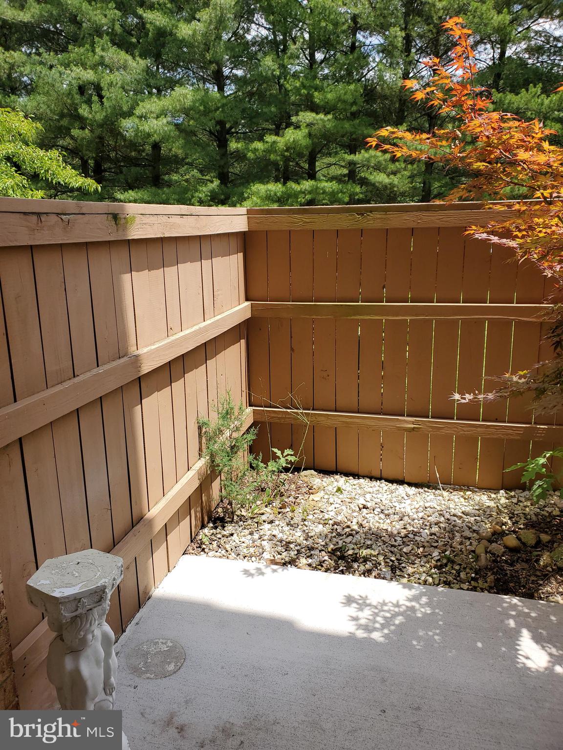 HUNTING RIDGE CONDOMINIUM - Residential Lease