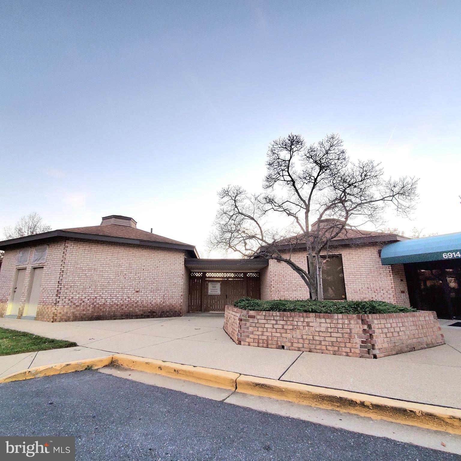 HUNTING RIDGE CONDOMINIUM - Residential Lease