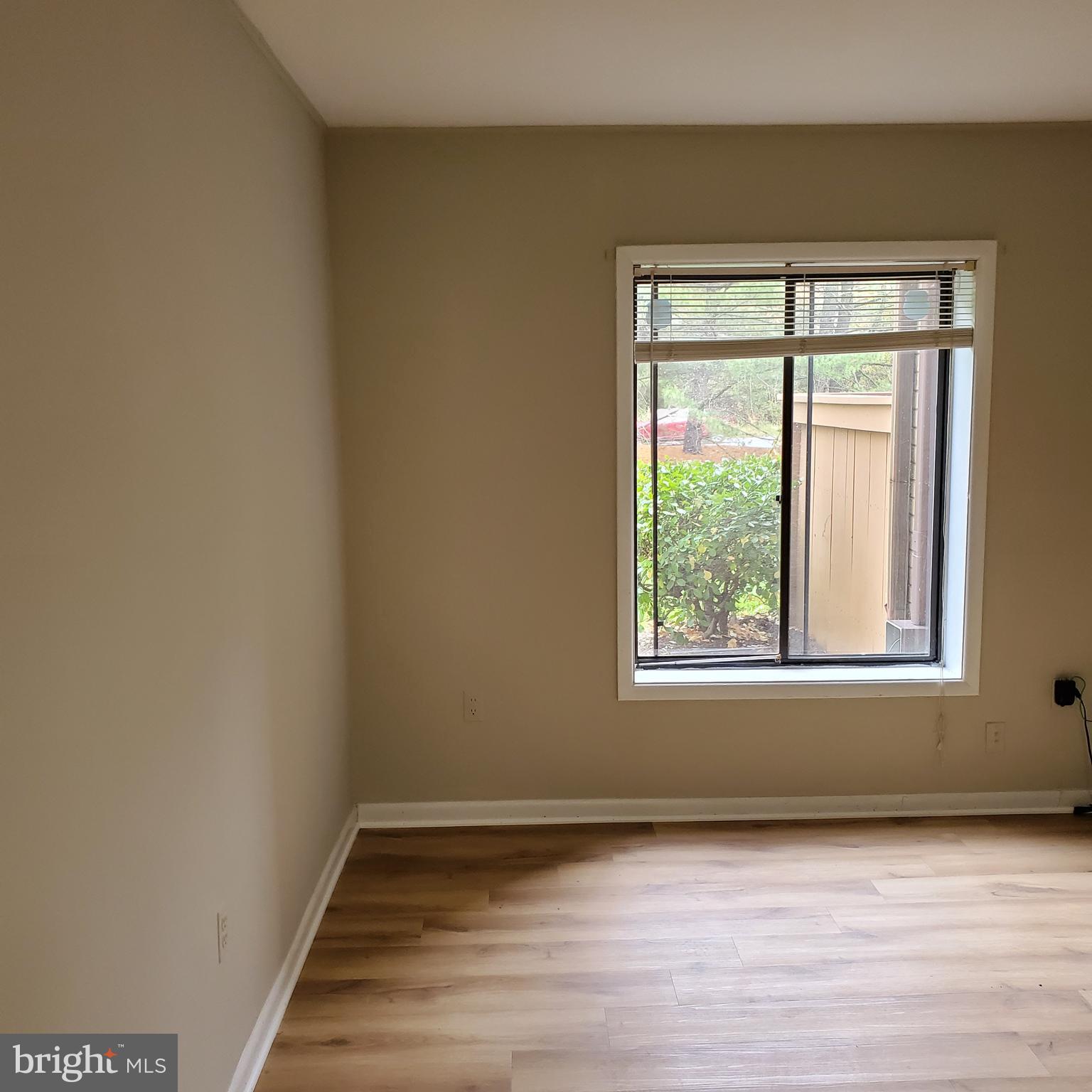 HUNTING RIDGE CONDOMINIUM - Residential Lease