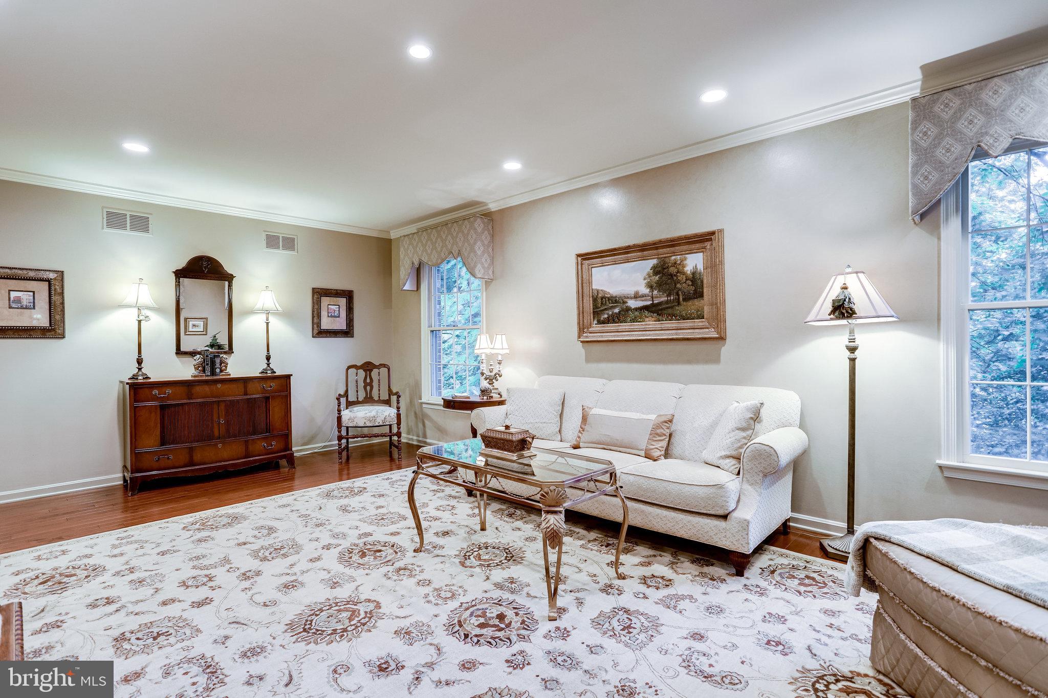 CHAIN BRIDGE FOREST - Residential