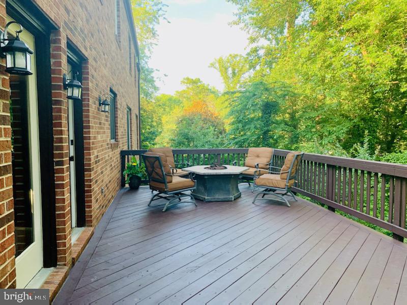 CHAIN BRIDGE FOREST - Residential