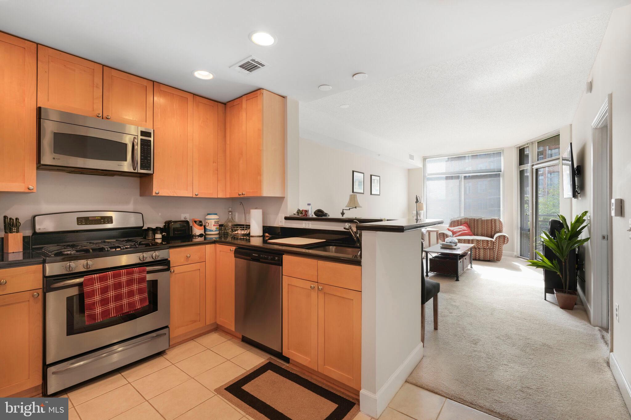 ECLIPSE ON CENTER PARK - Residential Lease