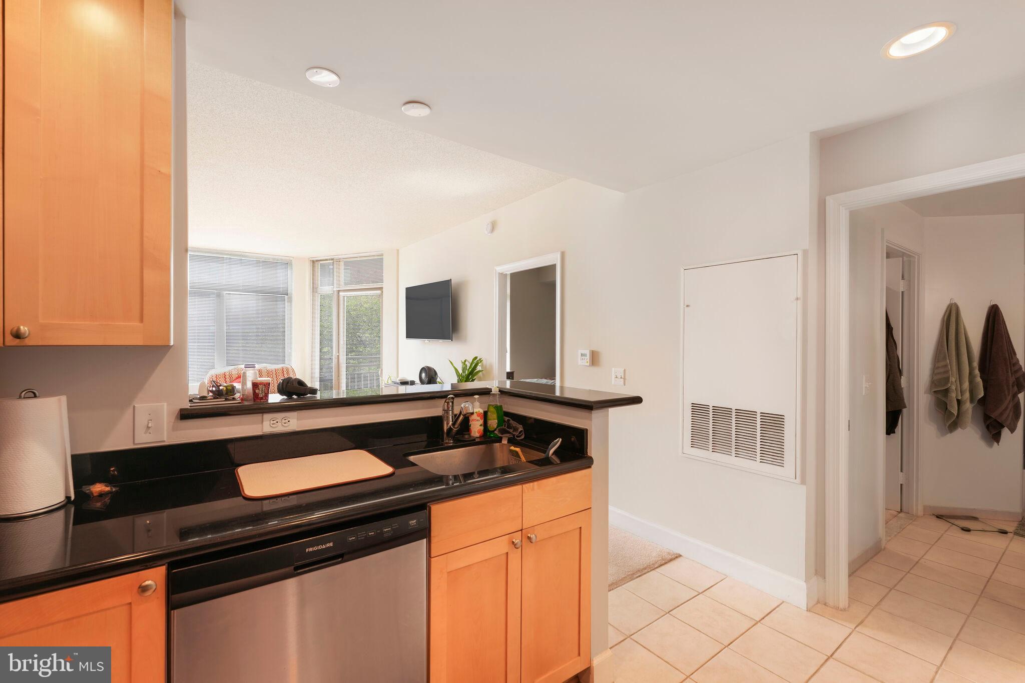 ECLIPSE ON CENTER PARK - Residential Lease