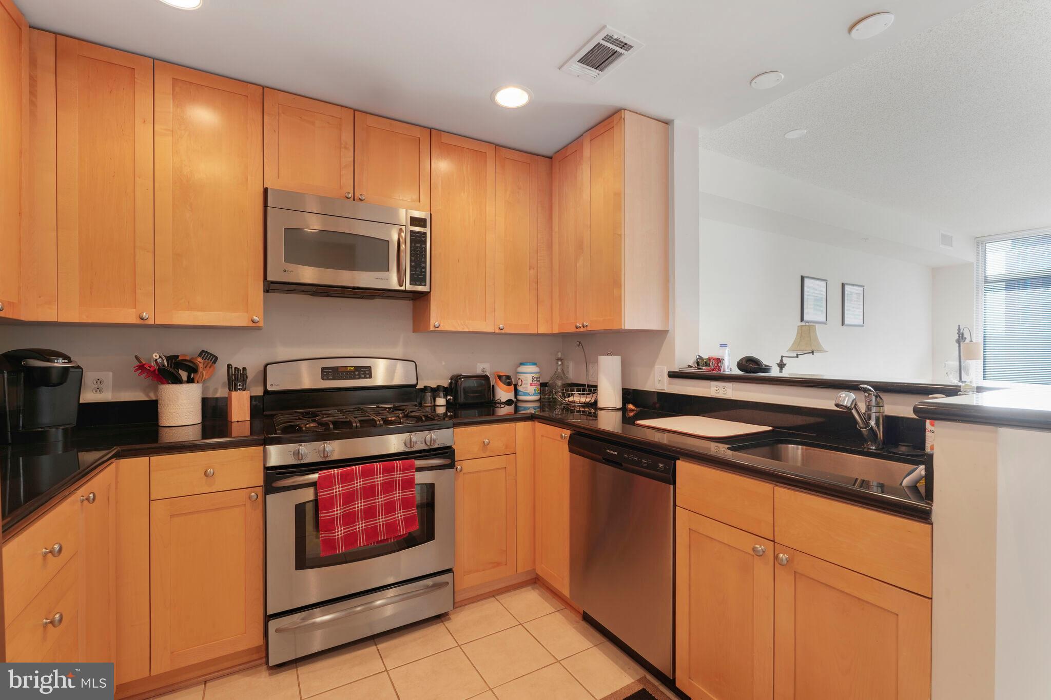 ECLIPSE ON CENTER PARK - Residential Lease