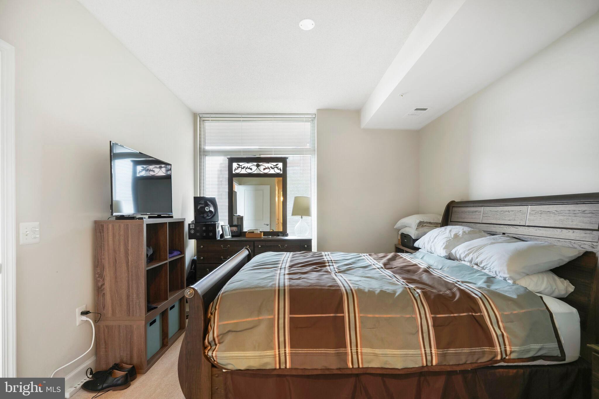 ECLIPSE ON CENTER PARK - Residential Lease