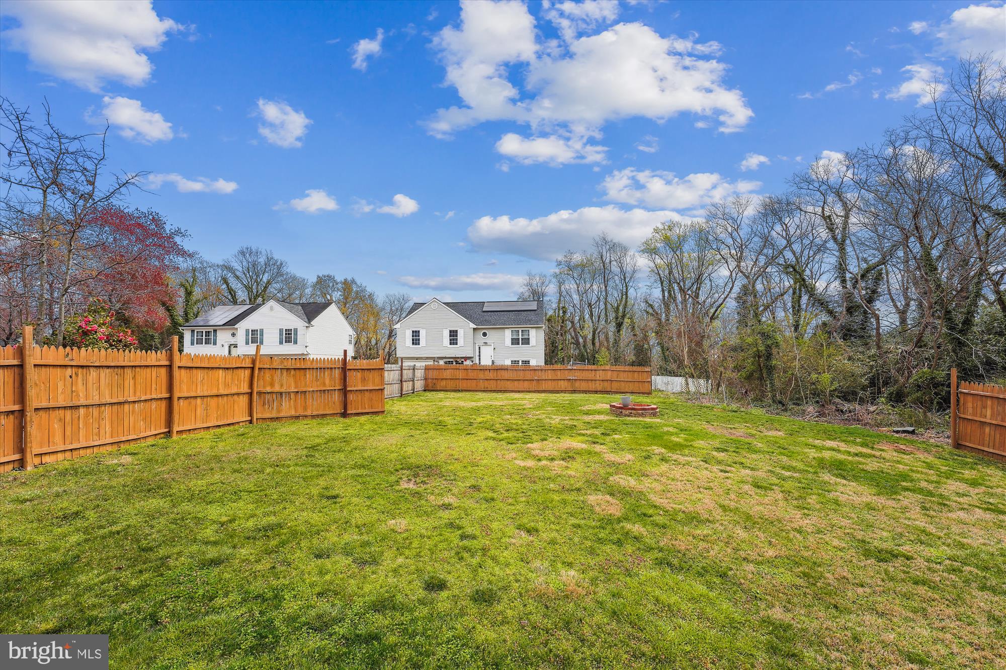 FOREST KNOLLS - Residential Lease