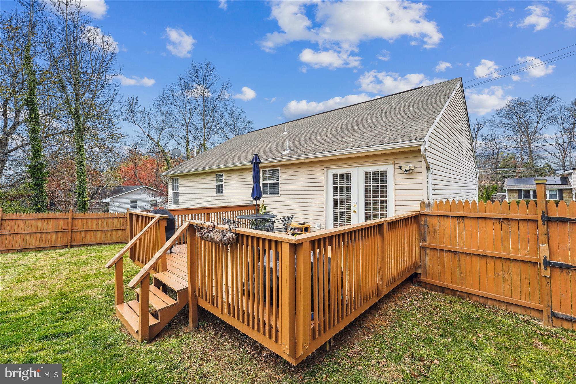 FOREST KNOLLS - Residential Lease