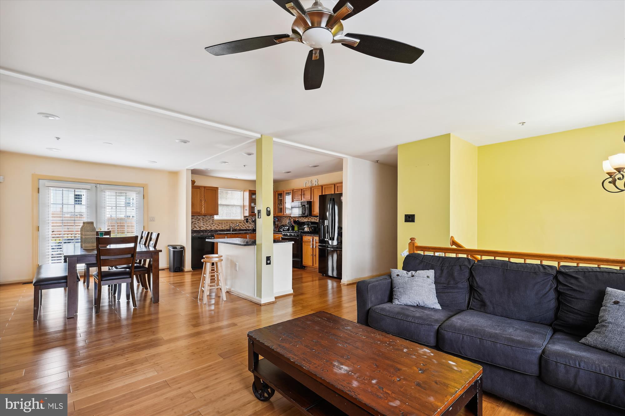 FOREST KNOLLS - Residential Lease