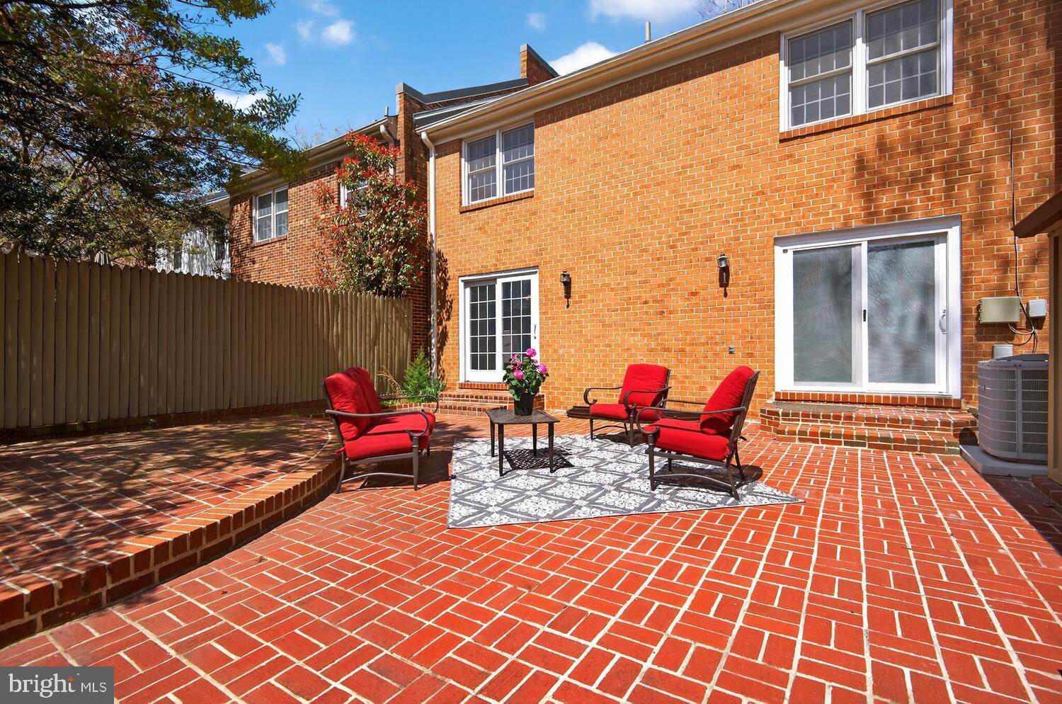 CHARLESTOWN - Residential