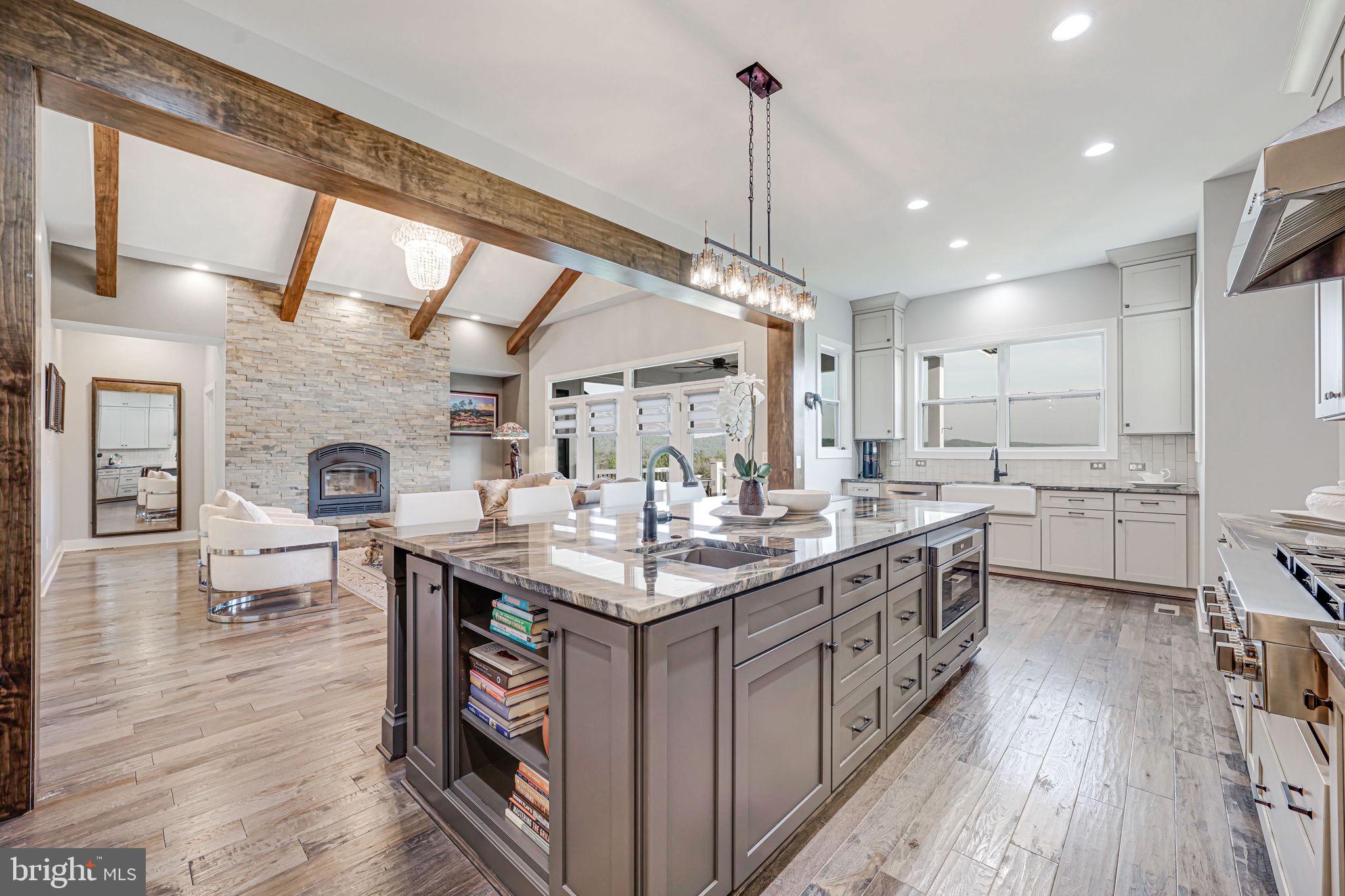 12116 PETEY LANE