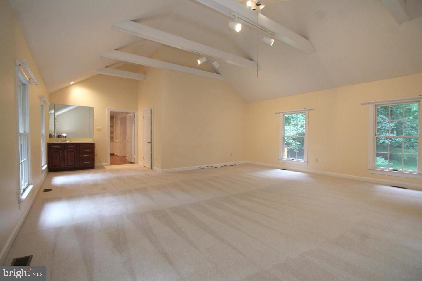 6065 INNISVALE DRIVE