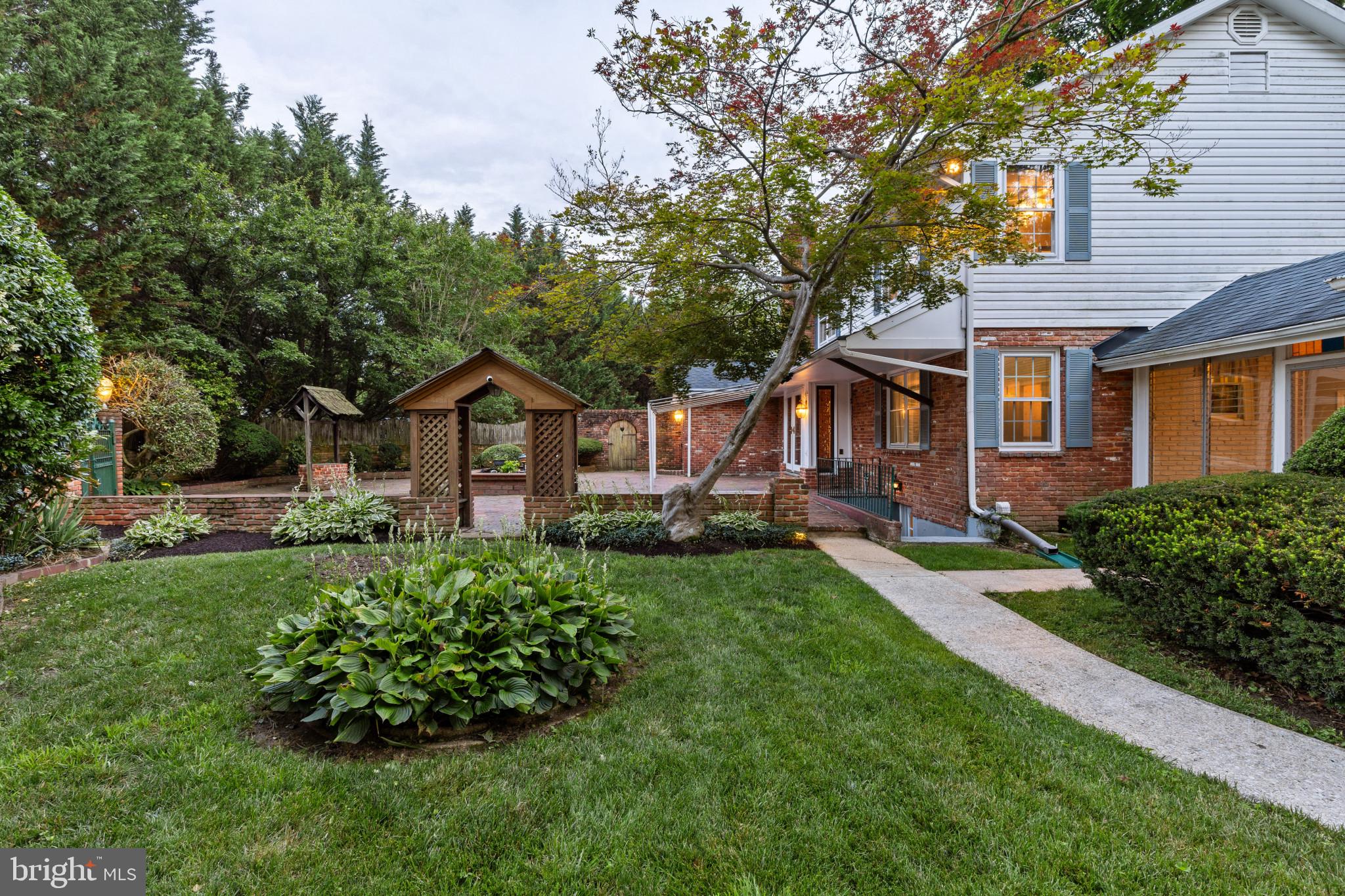 4053 CRESCENT ROAD