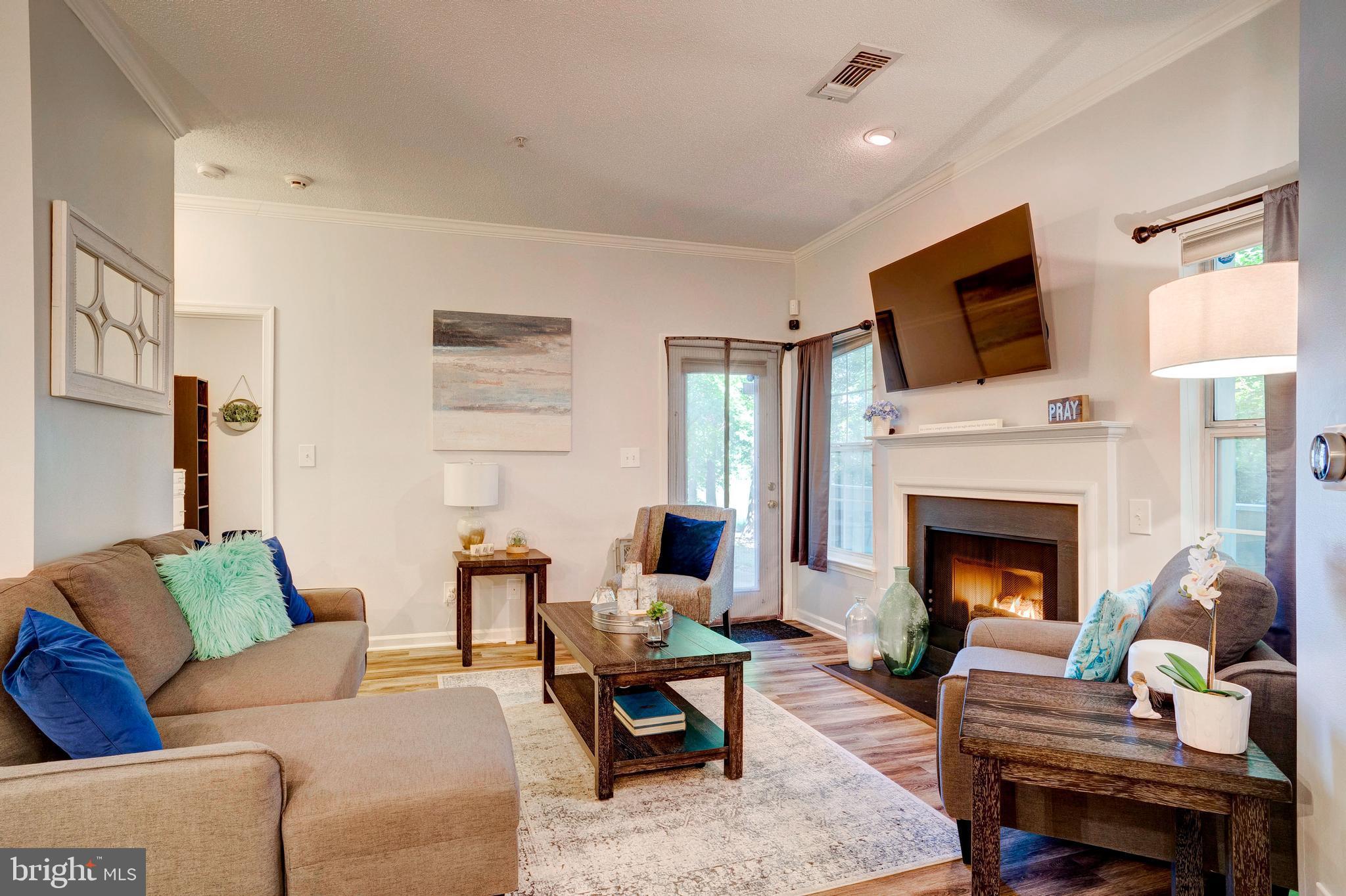 EDGEWATER AT TOWN CENTER - Residential