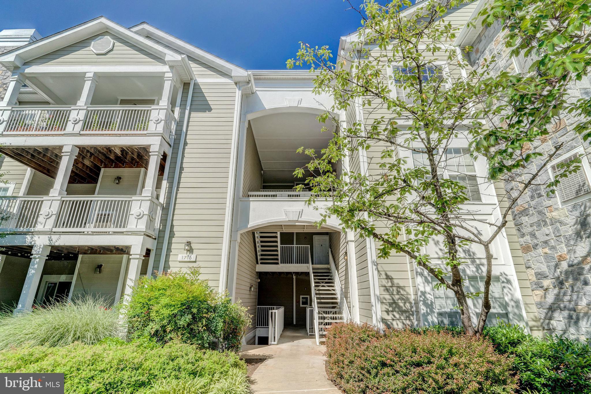 EDGEWATER AT TOWN CENTER - Residential