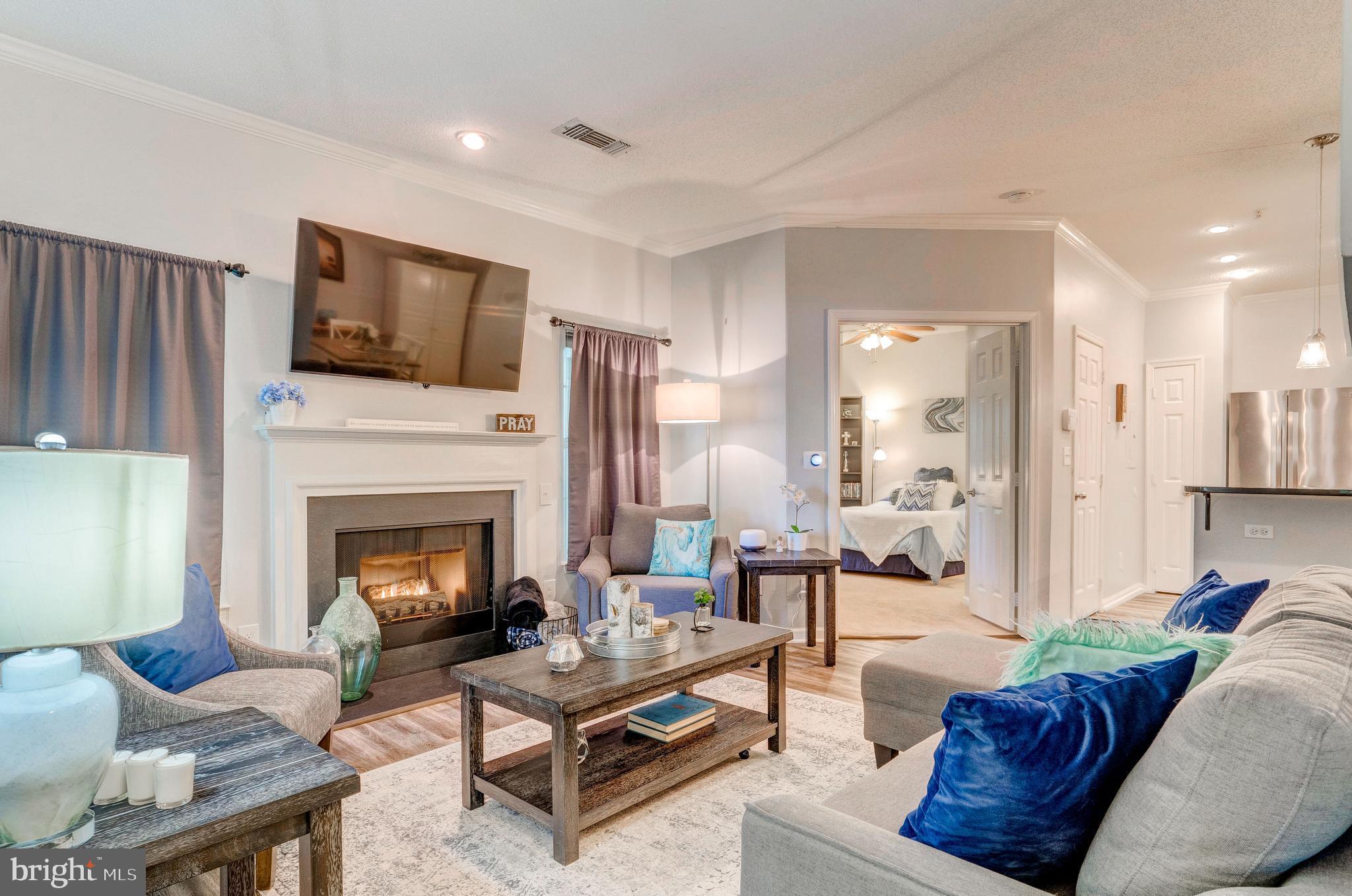 EDGEWATER AT TOWN CENTER - Residential