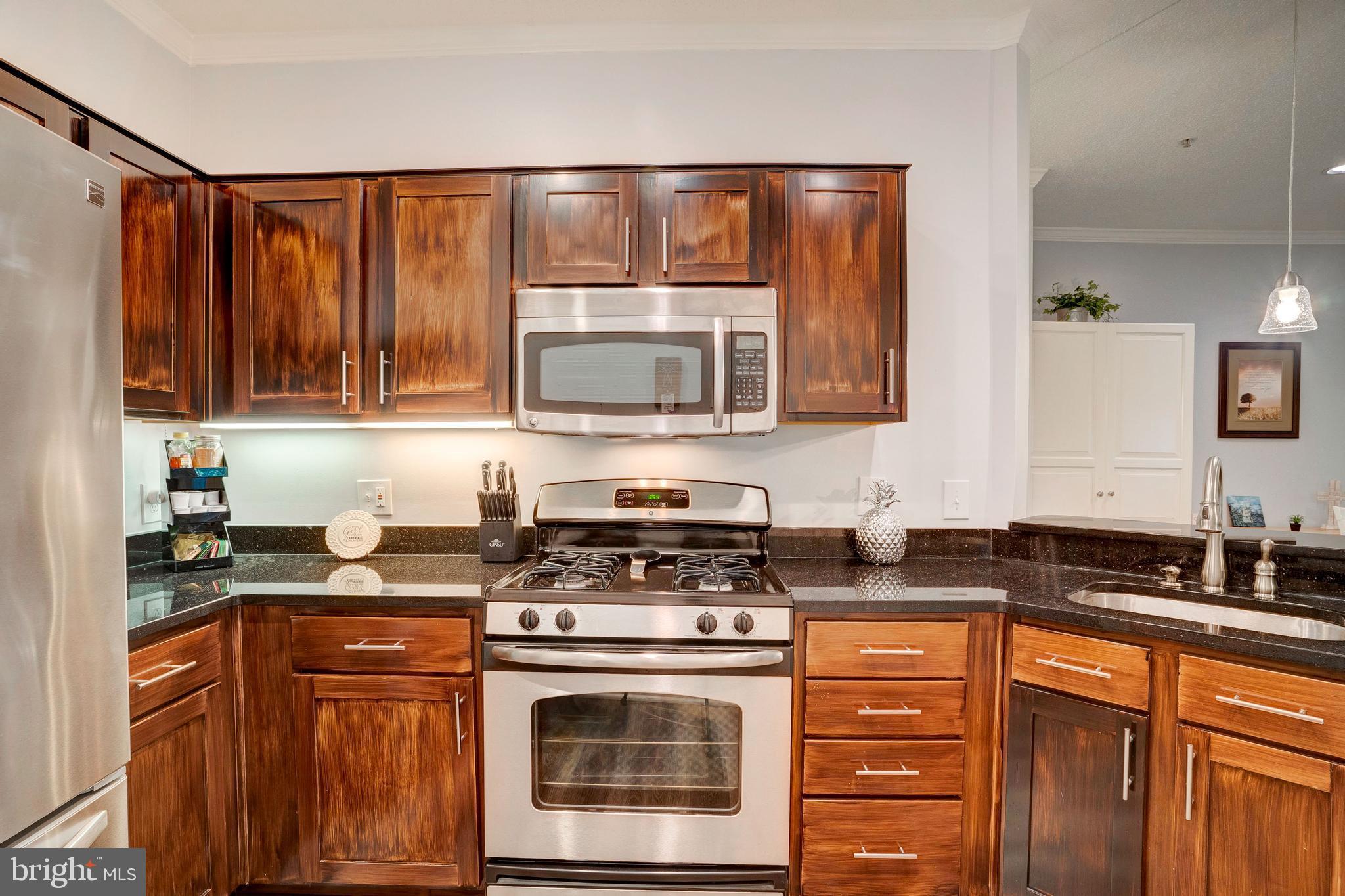 EDGEWATER AT TOWN CENTER - Residential