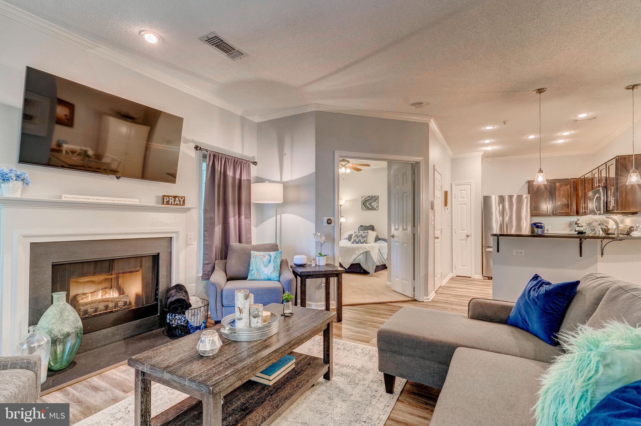 EDGEWATER AT TOWN CENTER - Residential