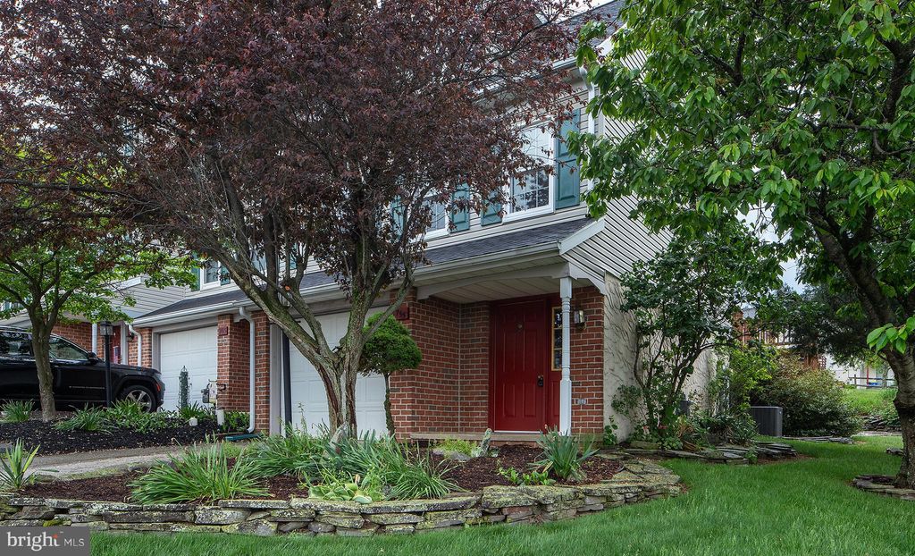 Photo of 755 Robin Hill Circle, YORK, PA 17404 (MLS # PAYK2087050)
