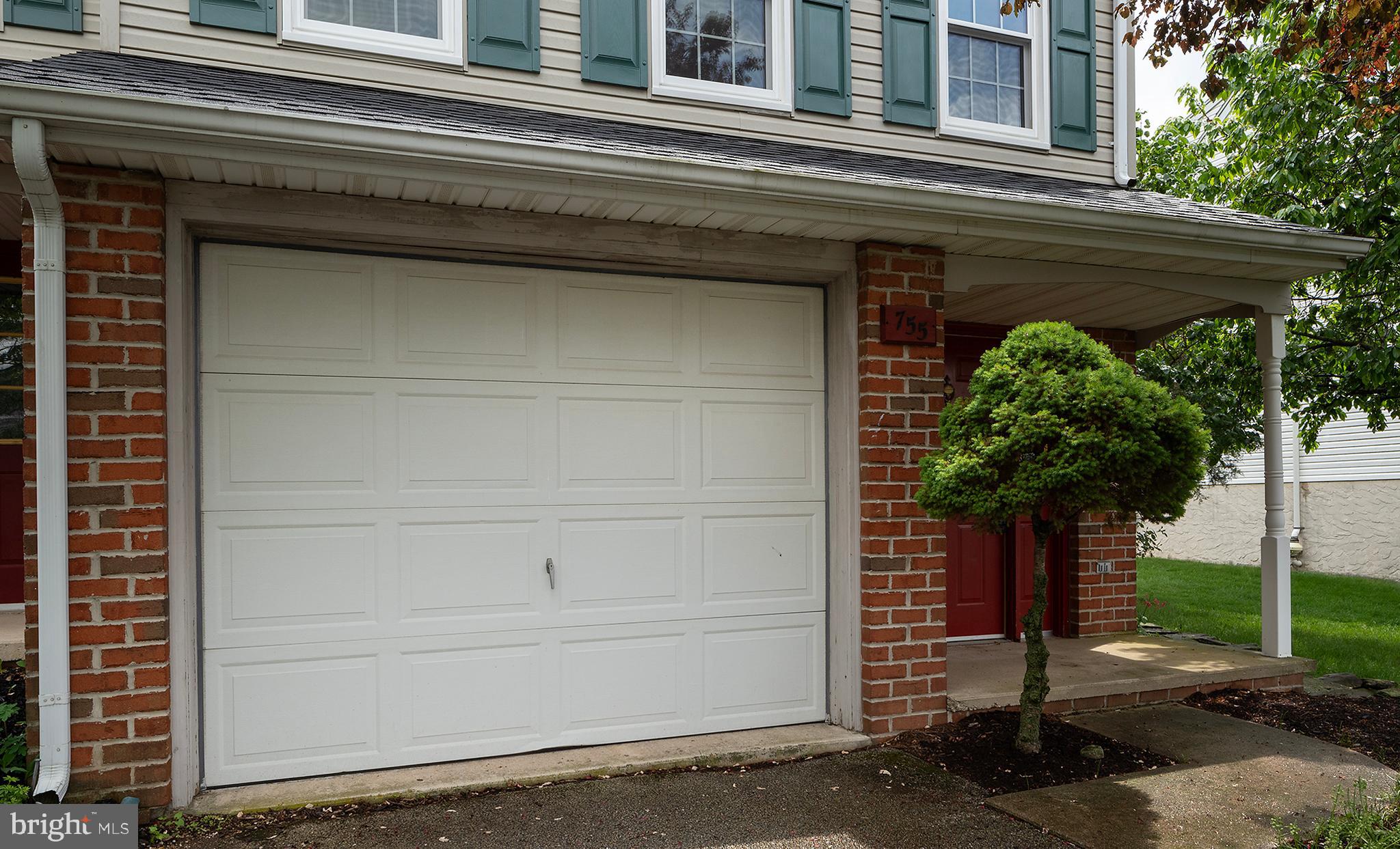 755 ROBIN HILL CIRCLE