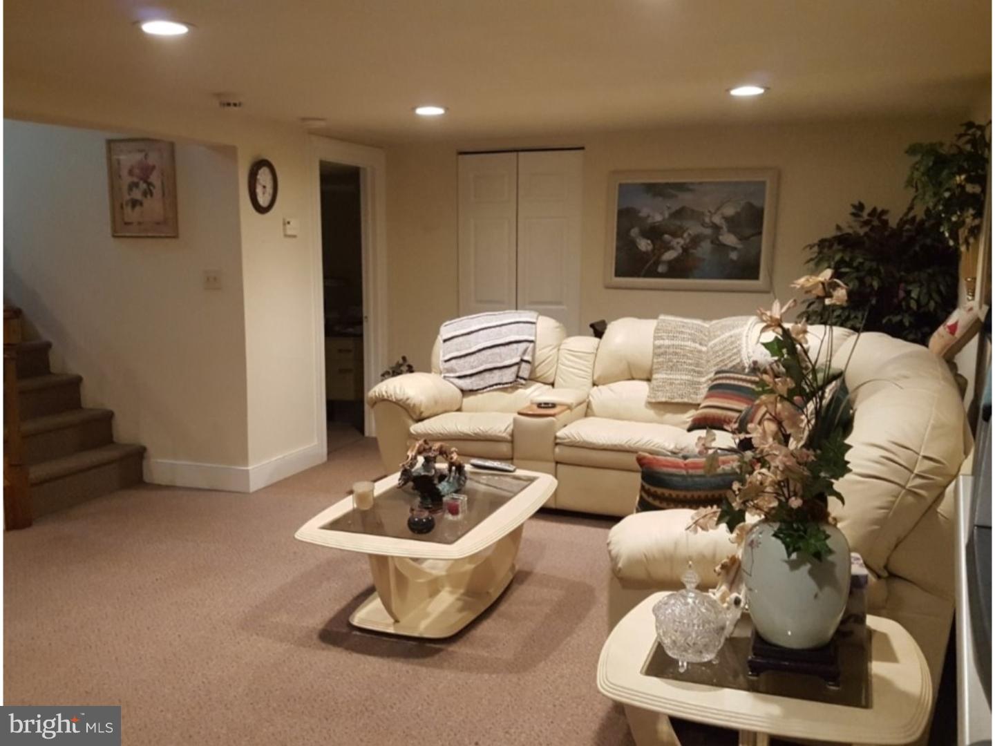 DAWSON MANOR - Residential