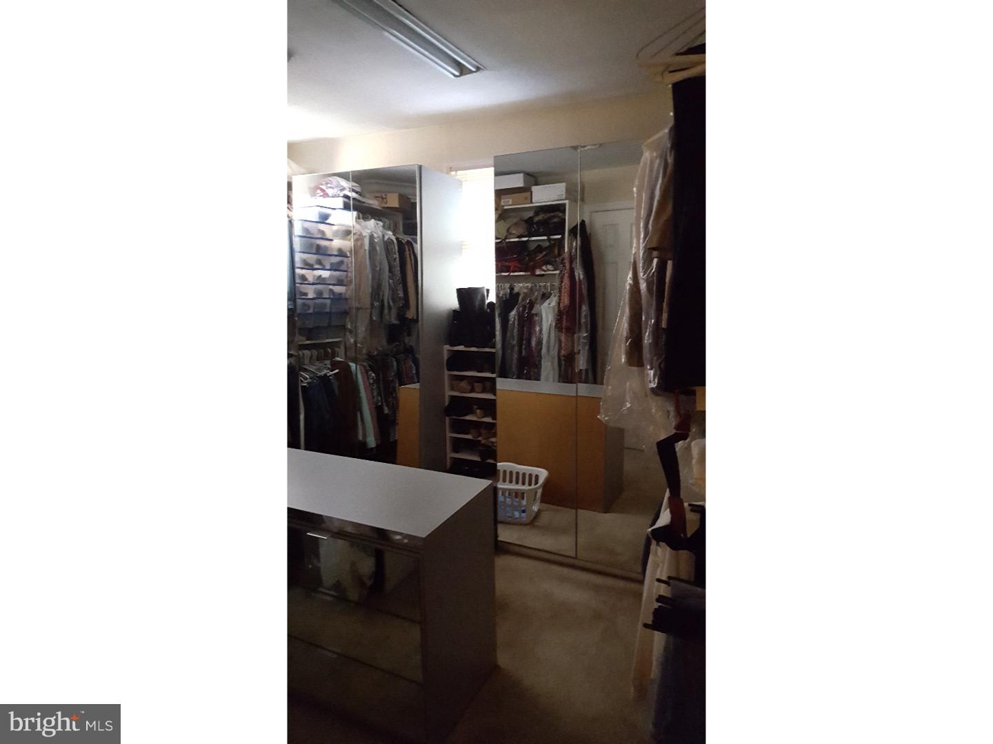 DAWSON MANOR - Residential