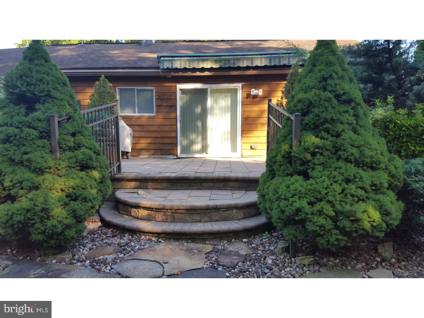 DAWSON MANOR - Residential