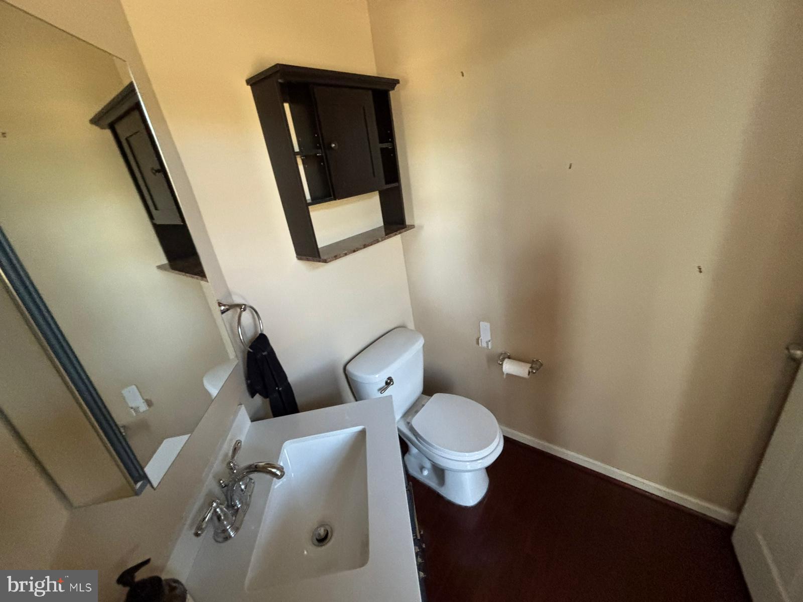 ESTATES AT ELK RUN - Residential Lease