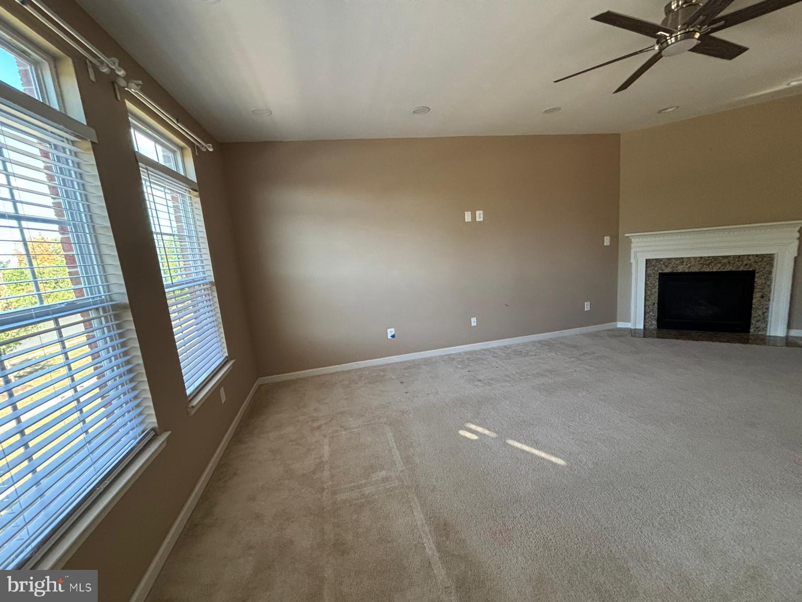 ESTATES AT ELK RUN - Residential Lease