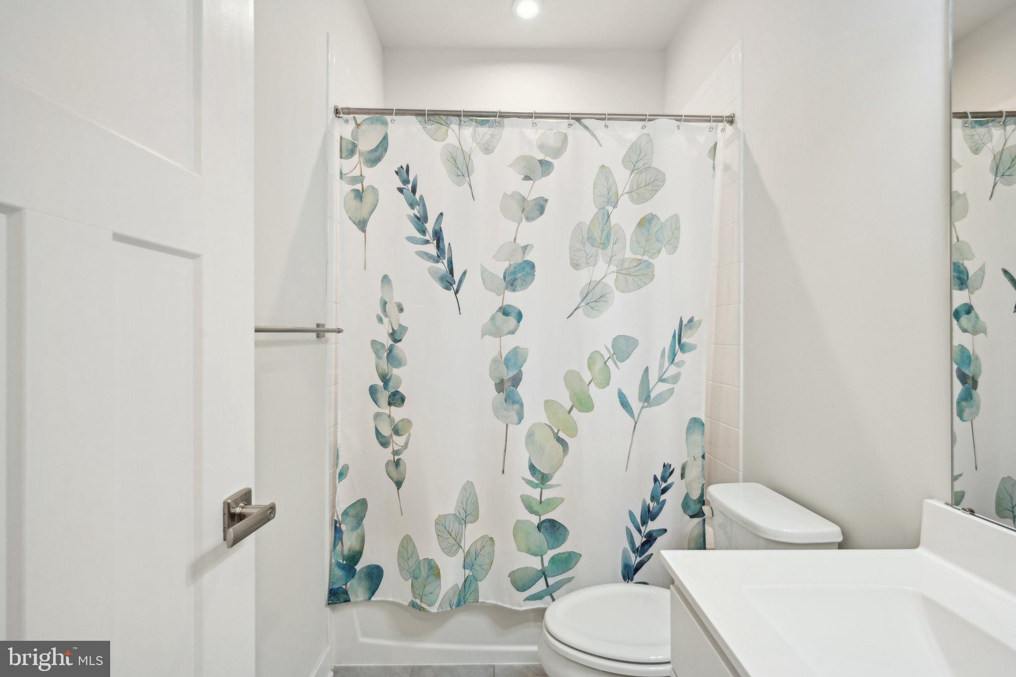 DOWNINGTOWN WALK - Residential