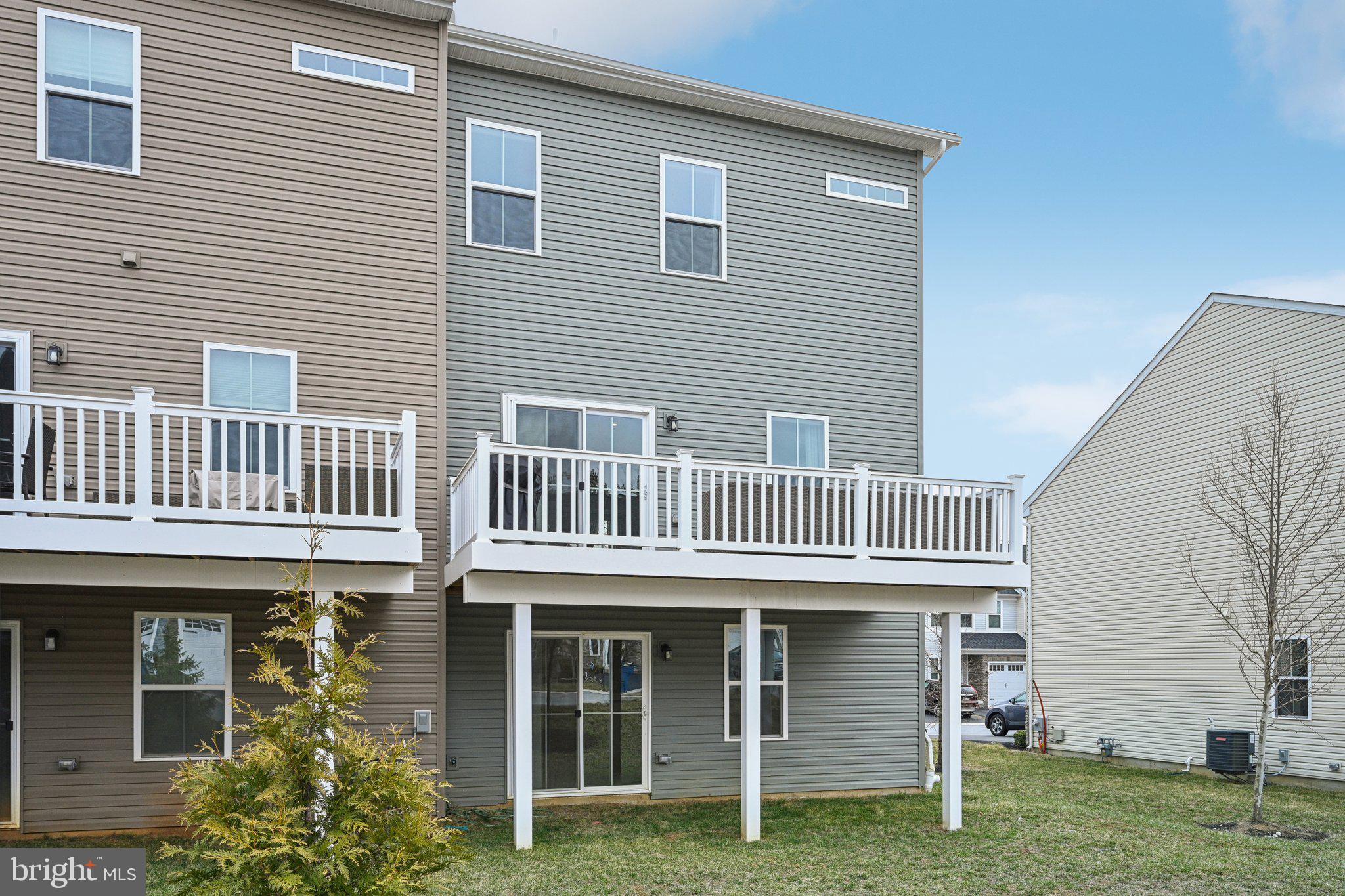 DOWNINGTOWN WALK - Residential