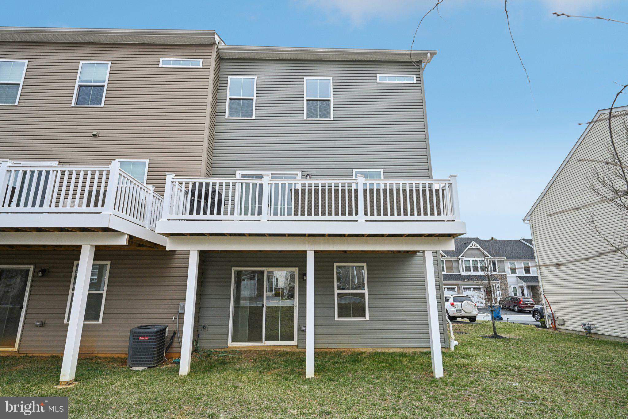 DOWNINGTOWN WALK - Residential