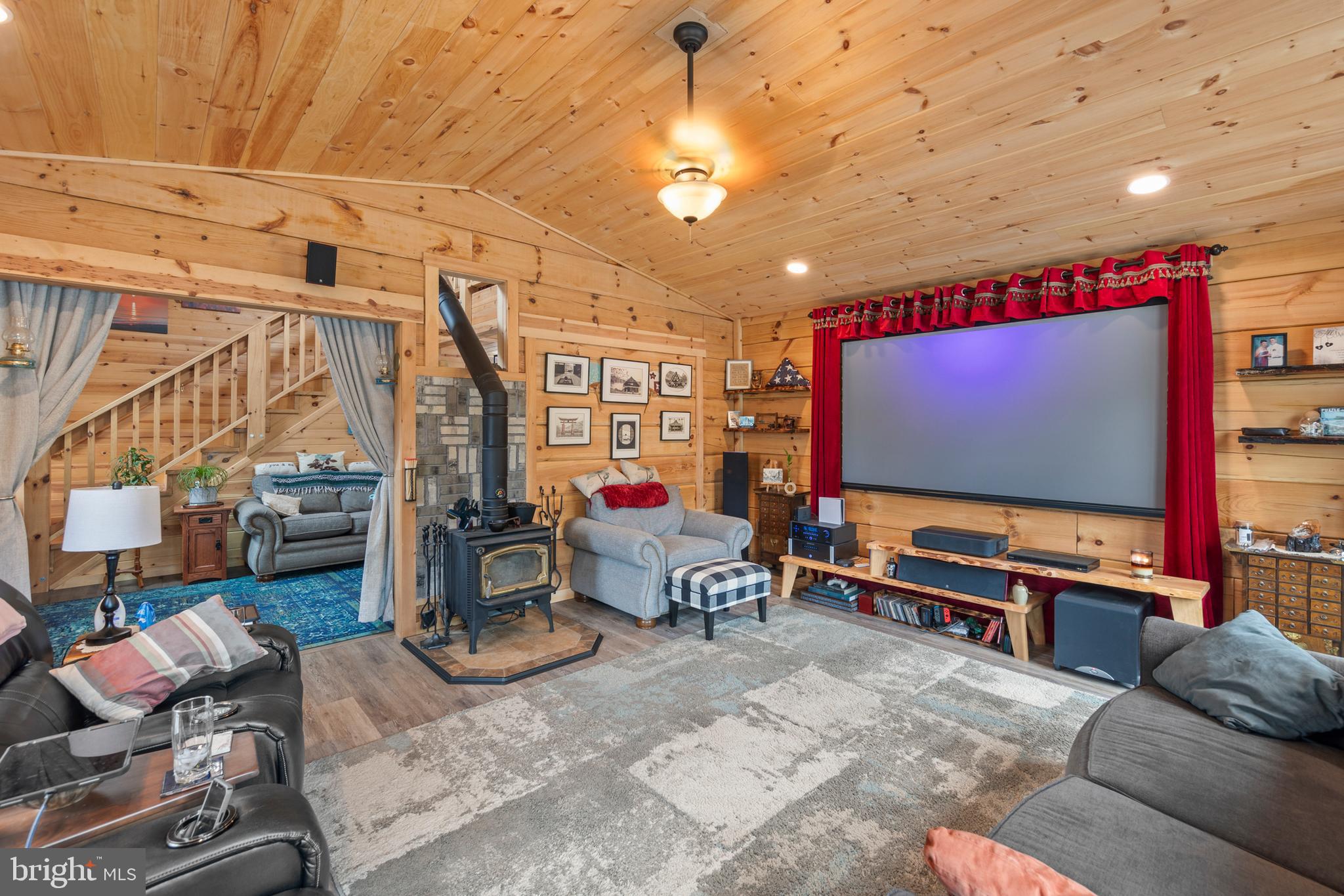 BLUFFS ON THE POTOMAC - Residential