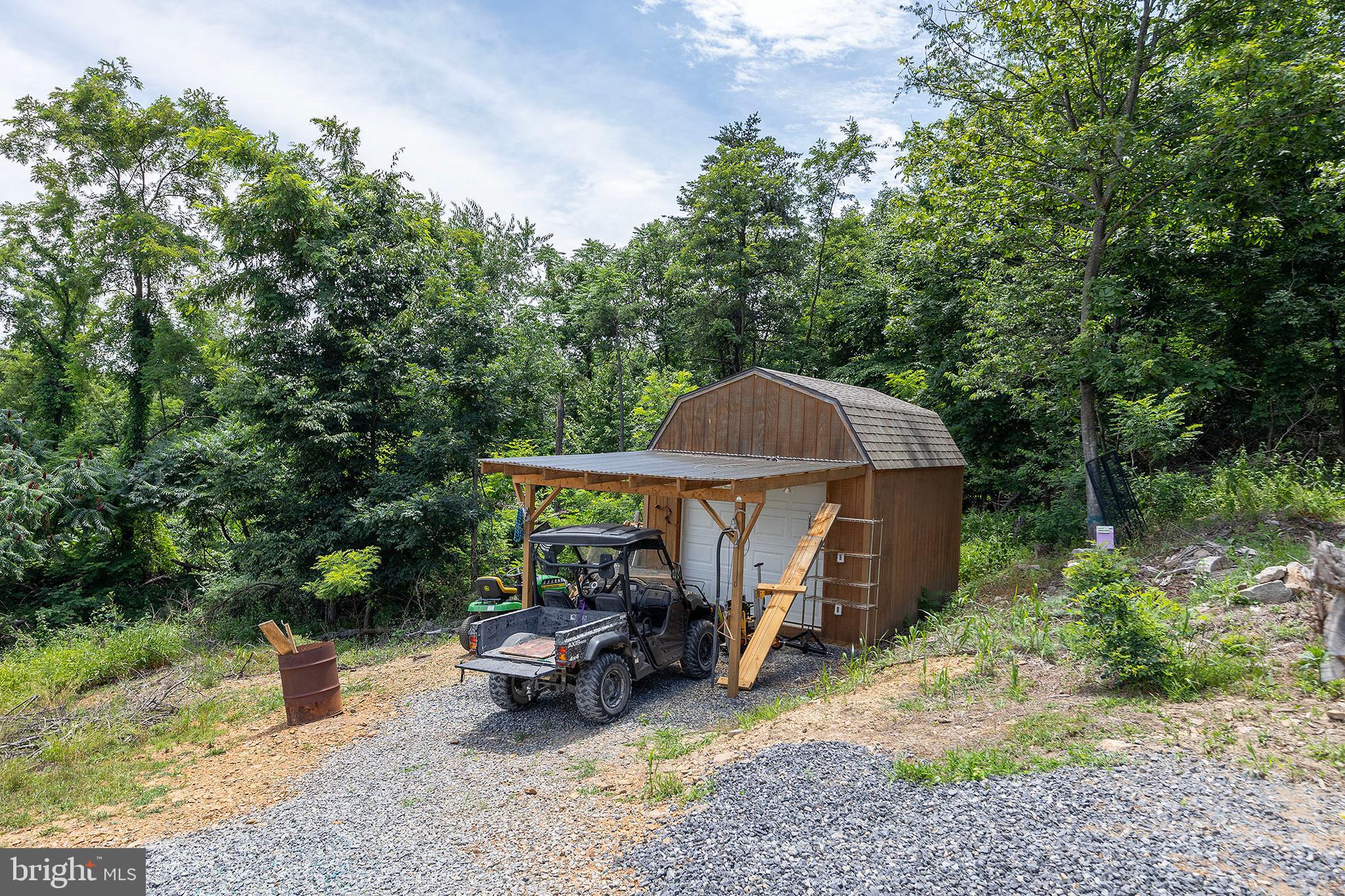 BLUFFS ON THE POTOMAC - Residential