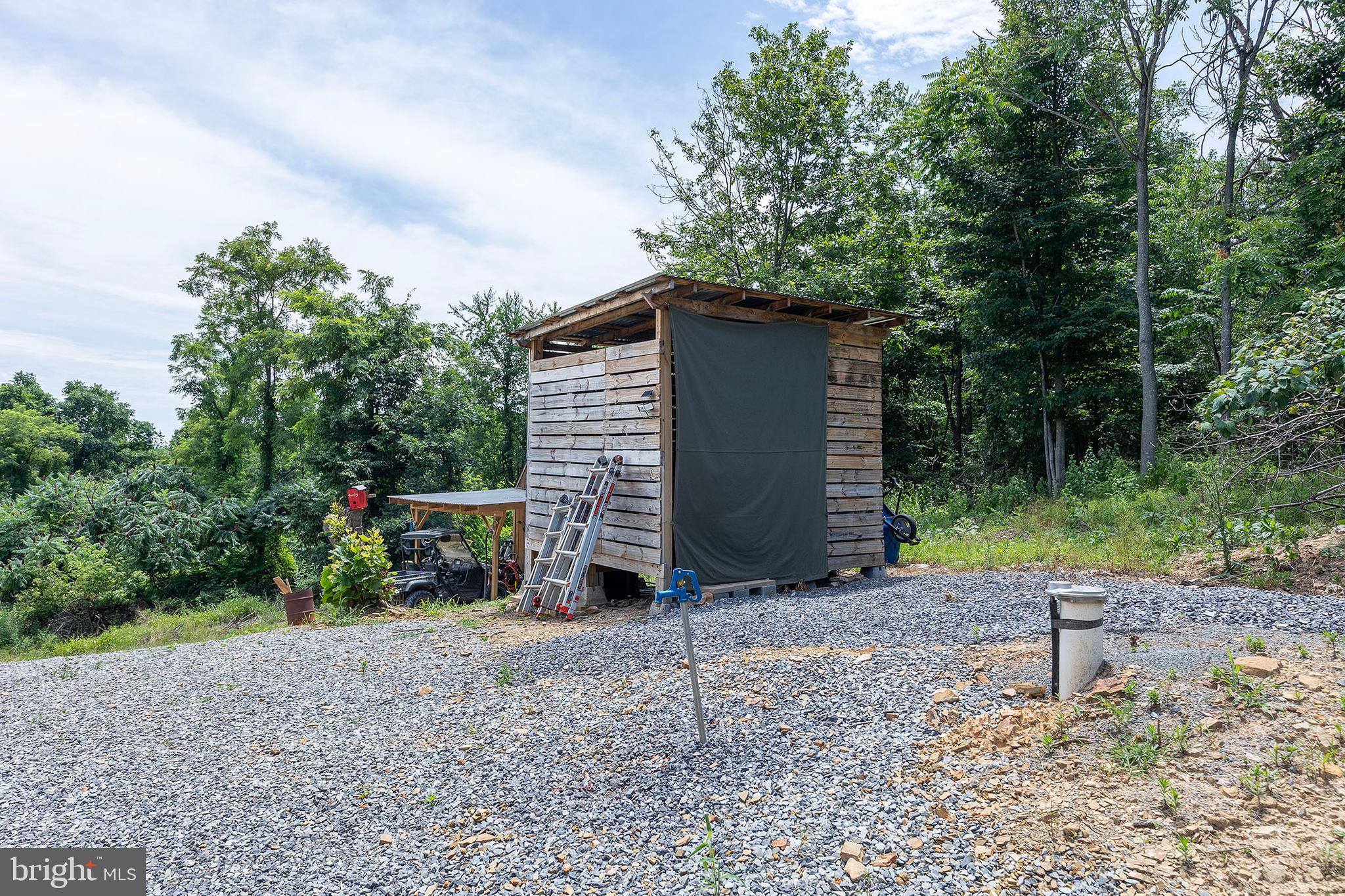BLUFFS ON THE POTOMAC - Residential